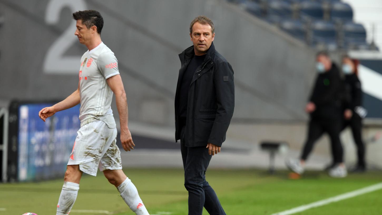 Robert Lewandowski und Trainer Hansi Flick waren nach der 1:2-Niederlage gegen Eintracht Frankfurt bedient.