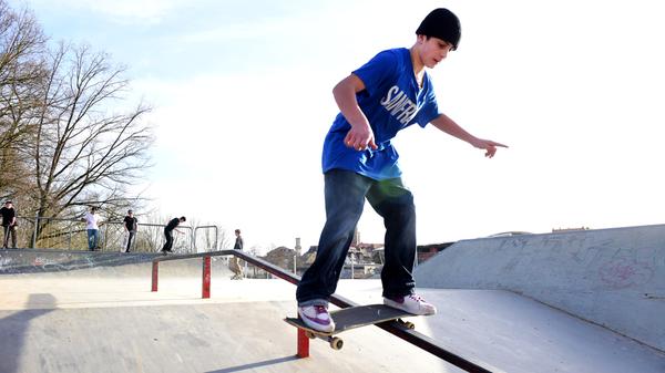 Die Lust an Tricks und Stunts wird hier gleich an die nächste Generation weitergegeben.