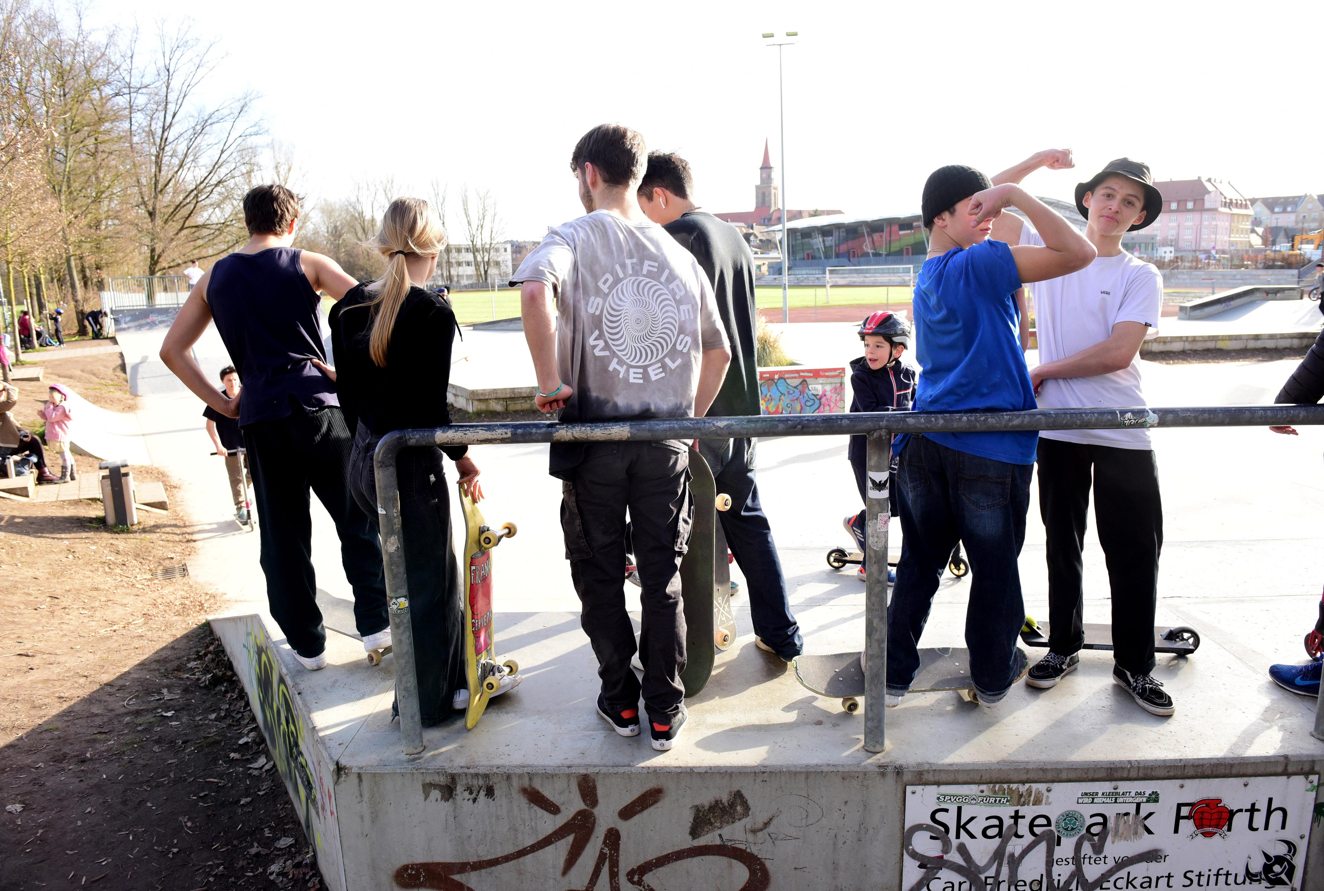 Sehen und gesehen werden heißt es auf dem Skatepark.