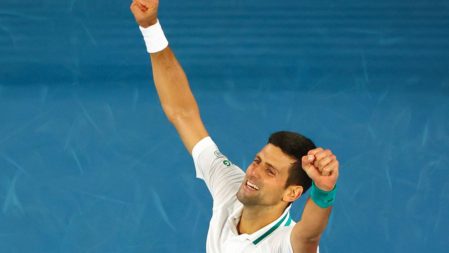 Novak Djokovic besiegt Daniil Medwedew in einem überraschend spannungslosen Finale und bricht den Erfolgslauf des Russen.