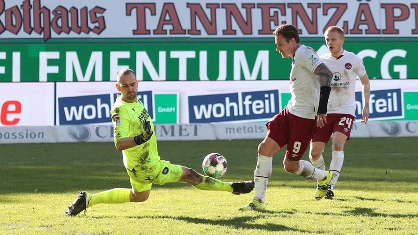 Armin Lutz ist zufrieden mit der Leistung des FCN: "Kampf und Einsatz haben gegen Karlsruhe gestimmt. Warum nicht die letzten Spiele so?"