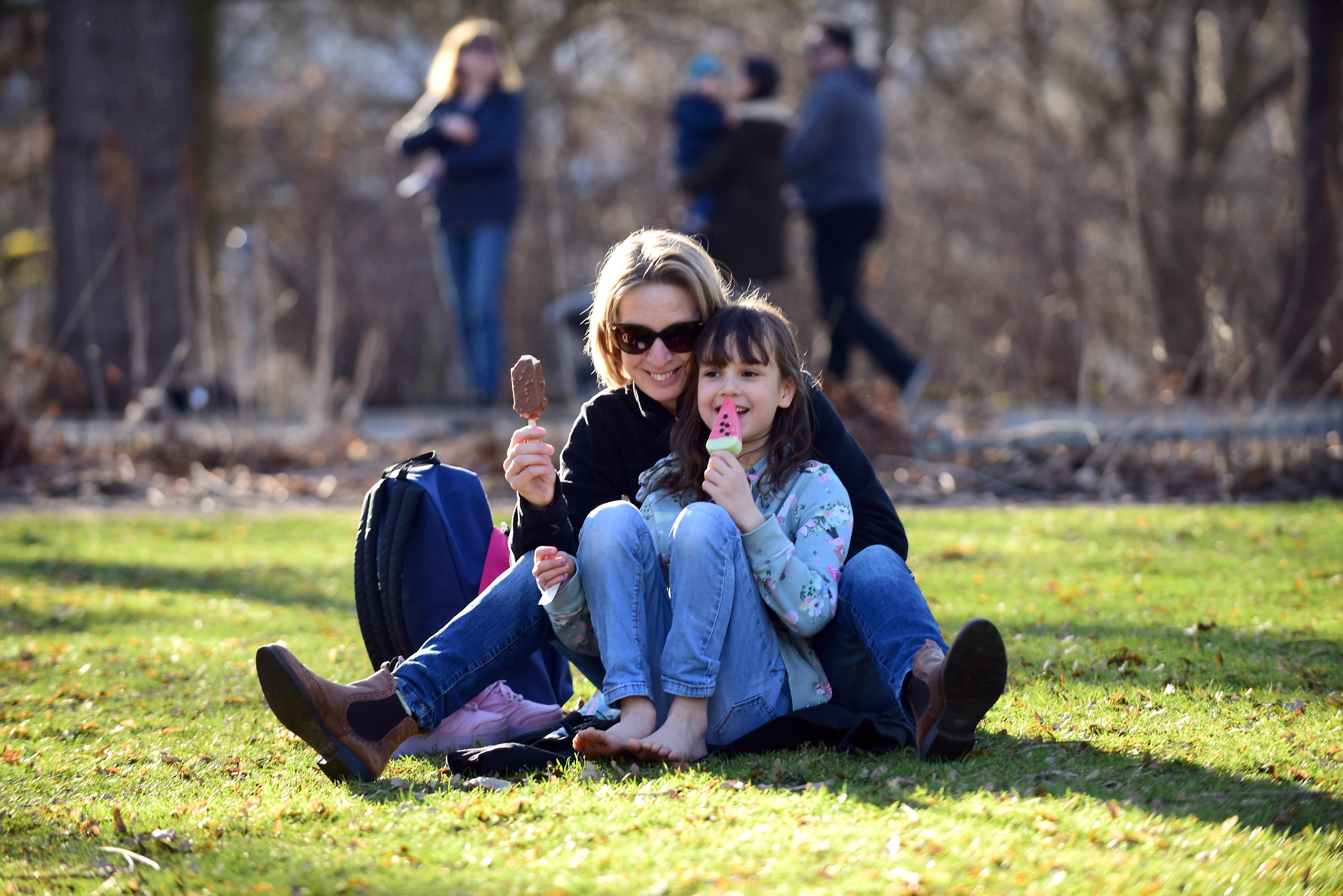 Dort war auch noch genügend Platz, um in aller Ruhe ein Eis zu schlecken.