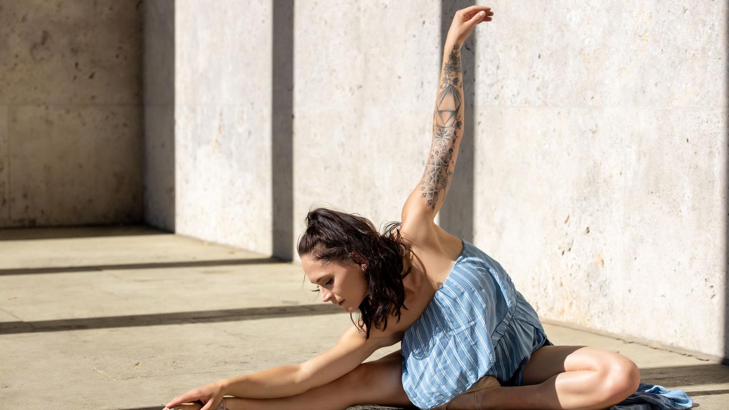 Bier und Ballett schließen sich nicht aus - Laura Fritsch unterrichtet jetzt beides.
Bier und Ballett schließen sich nicht aus - Laura Fritsch unterrichtet jetzt beides.