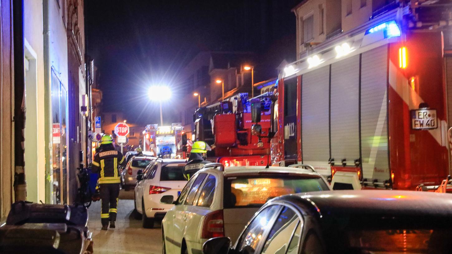 Weil der Geschirrspüler brannte: Feuerwehreinsatz in Erlanger Innenstadt