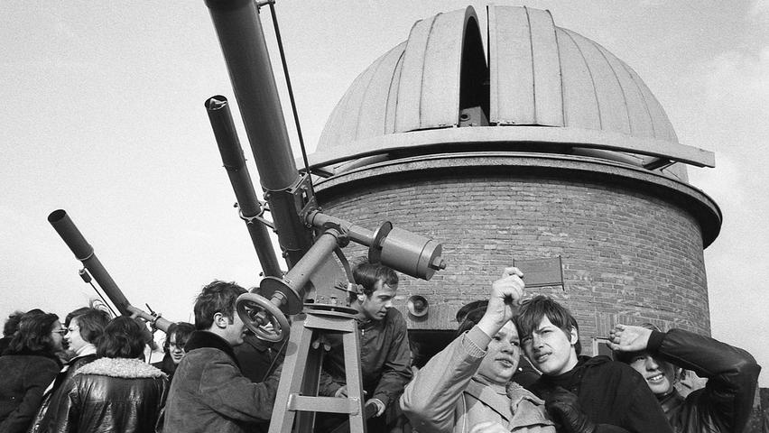 Mehr Nürnberger als sonst richteten gestern im Laufe des Vormittags ihre Blicke gen Himmel. Hier geht es zum Kalenderblatt vom 26. Februar 1971: Ein faszinierendes Spektakel.
