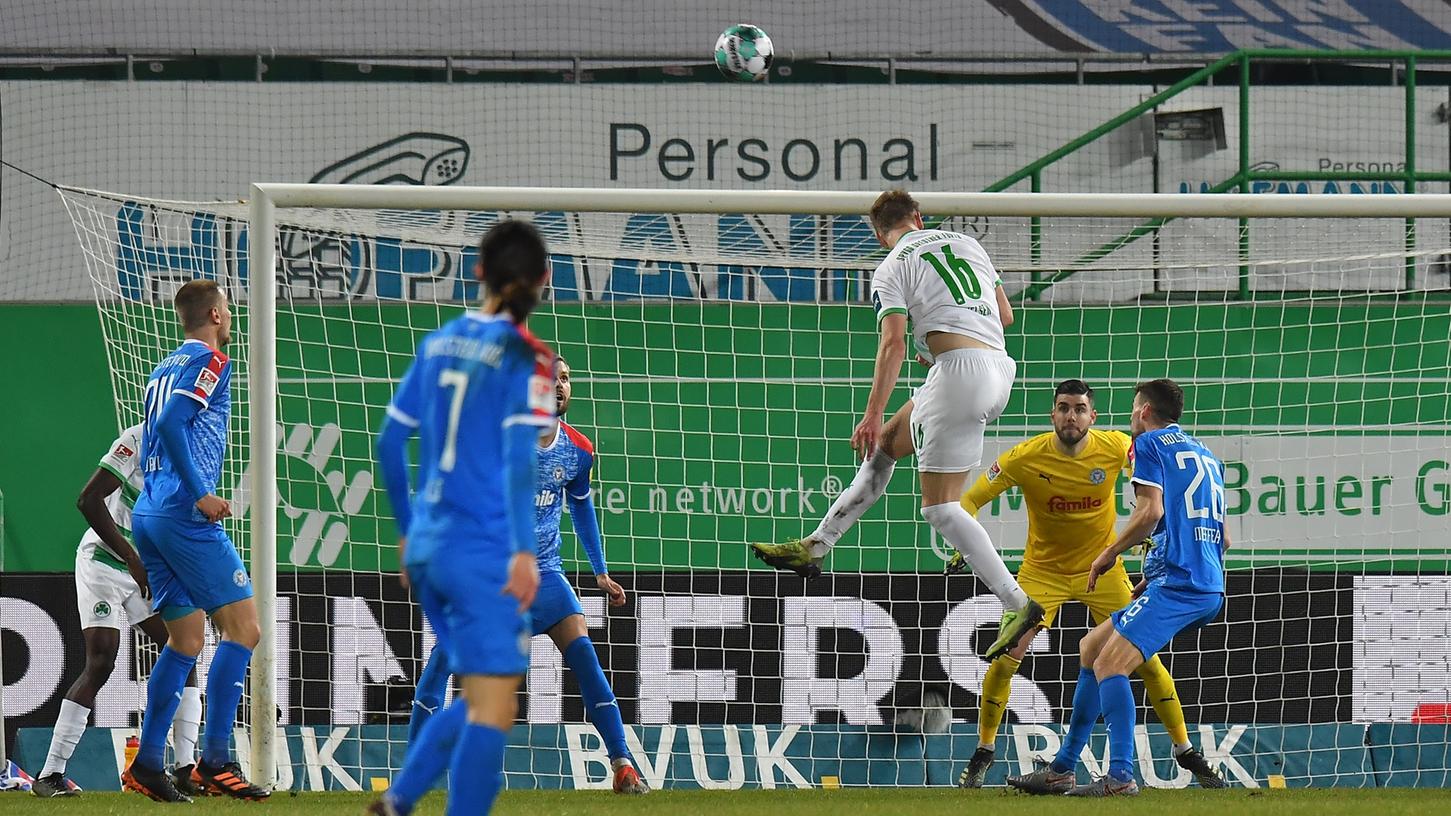 Flugshow: Havard Nielsen erzielte das 1:1 gegen Kiel mit einem traumhaften Kopfball. Flugshow: Havard Nielsen erzielte das 1:1 gegen Kiel mit einem traumhaften Kopfball.
