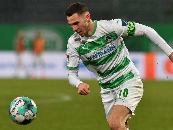 Gutes Auge: Kapitän Branimir Hrgota hat Ball und Mitspieler meist fest im Blick. Gutes Auge: Kapitän Branimir Hrgota hat Ball und Mitspieler meist fest im Blick.