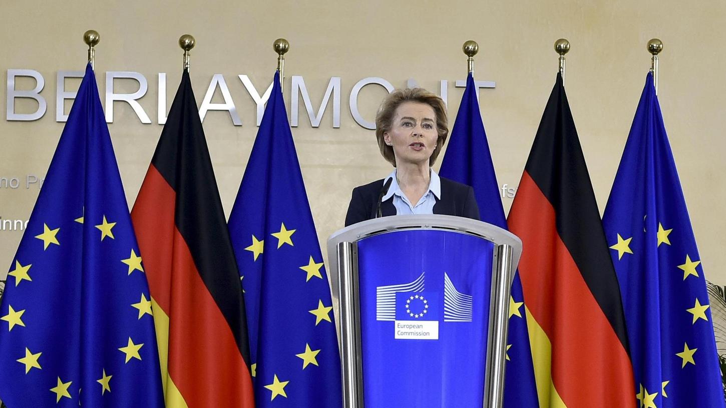 EU-Kommissionspräsidentin Ursula von der Leyen ist davon überzeugt, dass der europäische Weg in der Corona-Pandemie der richtige war. "Sonst wären viele Länder leer ausgegangen", sagt sie.