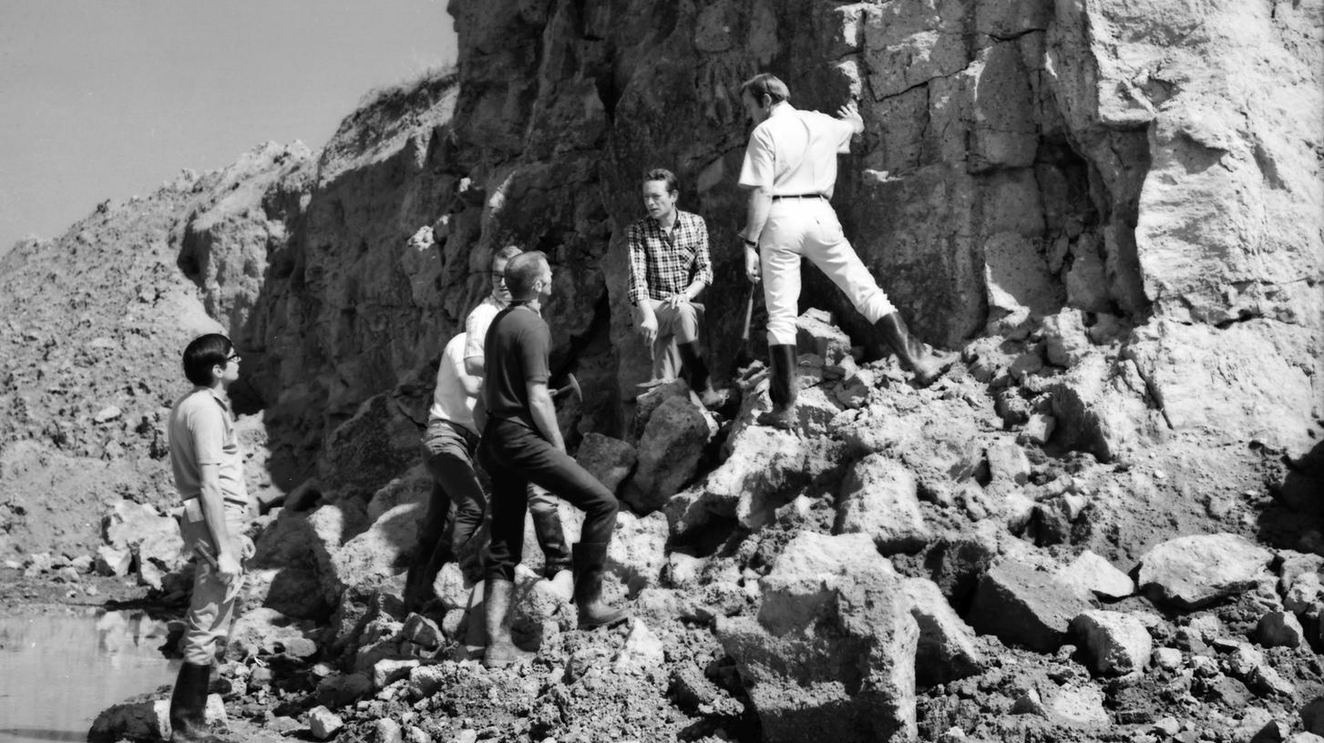 Im Steinbruch Otting bei Treuchtlingen lernte eine Gruppe US-Astronauten, darunter die späteren Mond-Flieger Alan Shepard, Eugene Cernan und Edgar Mitchell viel über Gesteinskunde. Das Training sollte dabei helfen, die richtigen Steine vom Mond zur Erde zu bringen.
