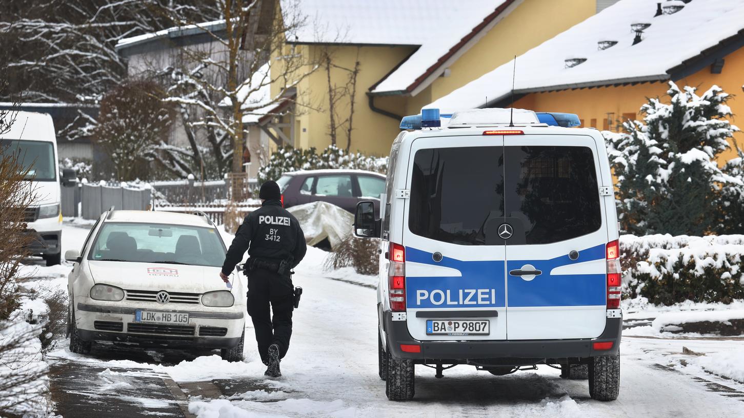 Am 10. Februar 2021 startete die Kriminalpolizei eine neue Offensive im Mordfall um Sabine Back und befragte Anwohner in Wiesenfeld und Halsbach.
