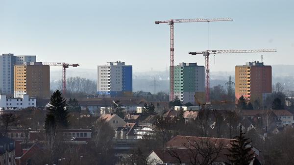 Blick von der Hugenottenkirche zur Isarstraße