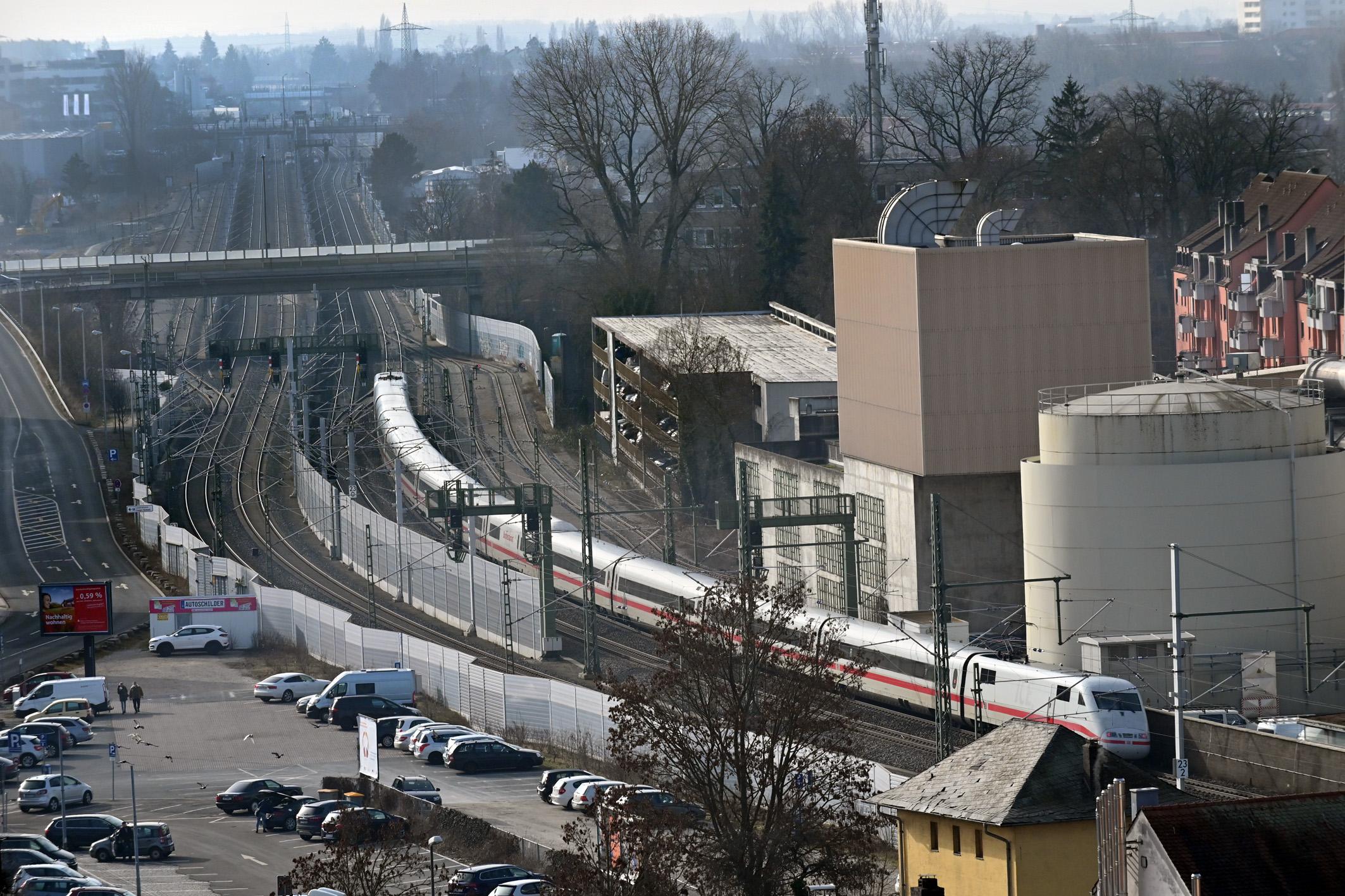 Die Bahngleise in Richtung Süden.