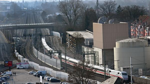 Die Bahngleise in Richtung Süden.
