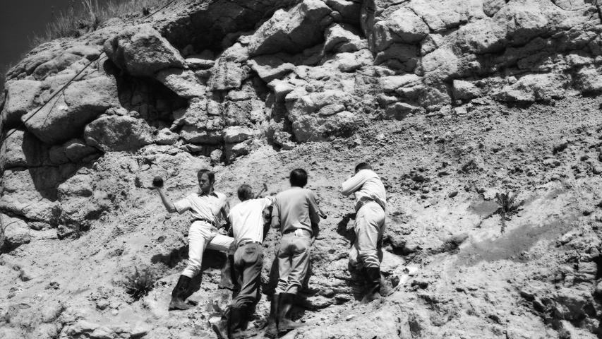 Für seine Mond-Mission trainierte Shepard mit drei Astronauten-Kollegen unter anderem im Steinbruch Otting bei Treuchtlingen im Nördlinger Ries. Dort war vor 14,5 Millionen Jahr ein gewaltiger Asteroid eingeschlagen und hatte einen Krater von 24 Kilometern Durchmesser hinterlassen.