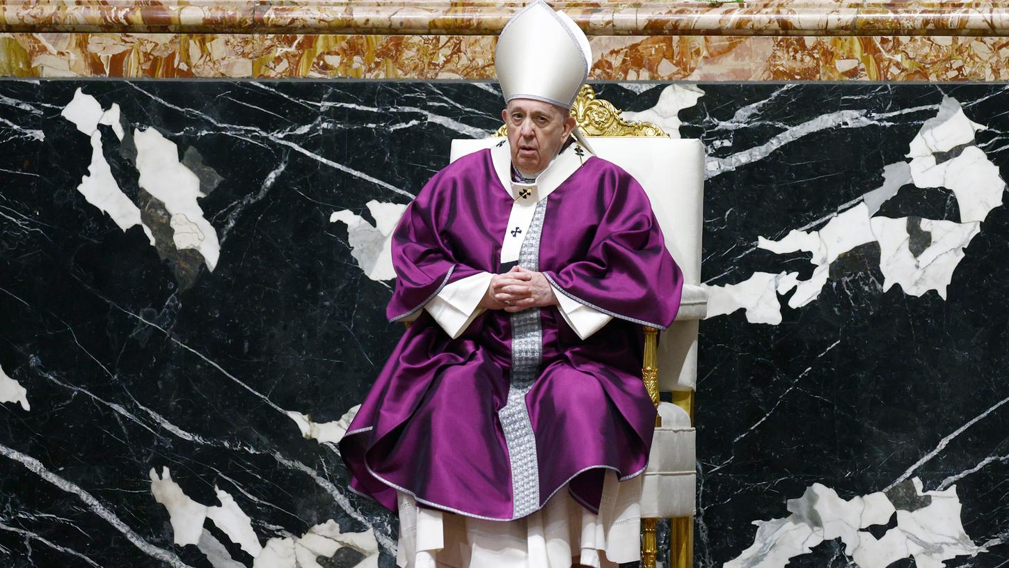 Vom Heiligen Stuhl kam der Like wohl nicht: Papst Franziskus soll ein anzügliches Bild von einem Erotik-Model mit "Gefällt mir" markiert haben.