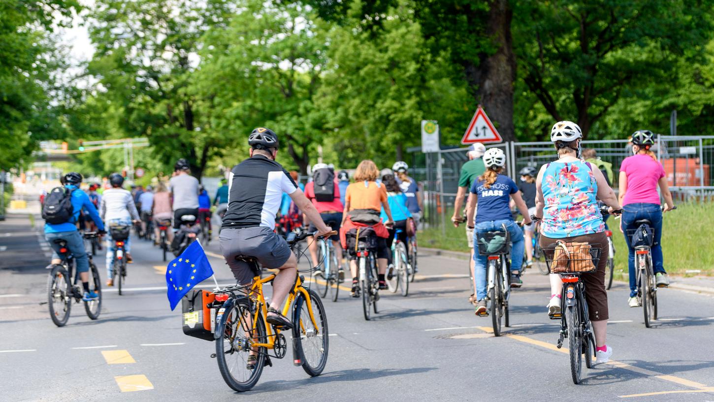 Letztes Jahr wurde in Nürnberg noch für das Bürgerbegehren Radentscheid demonstriert, dieses Jahr könnte es aber deutlich weniger Pop-up Radwege geben.