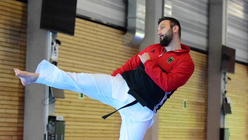 Taekwondoin Hasim Celik träumt von den Paralympics 2021 in Tokio, und seine Chance stehen nicht schlecht, sich zu qualifizieren. Schließlich hat der Leiter des Taekwondo-Bundesstützpunkts an der BBS 2013 schon WM-Para-Gold gewonnen und ist zwei Jahre später Europameister geworden.