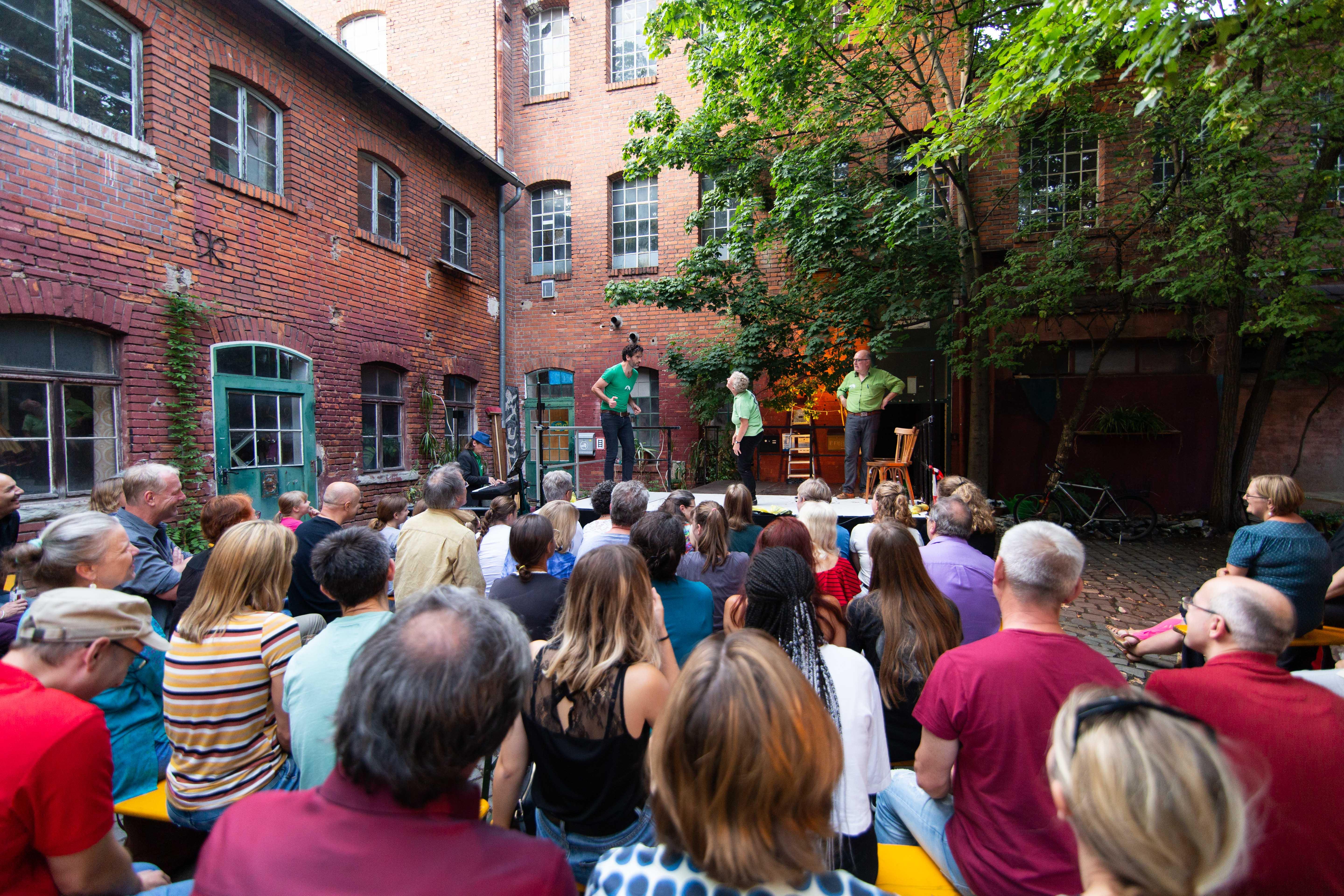 Stammgäste in der Koffer sind auch die Mitglieder der Theater-Impro-Truppe "Sechs auf Kraut". 