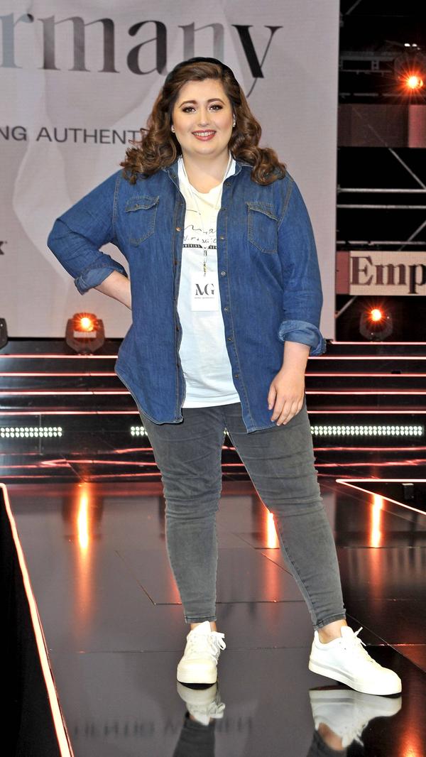 Julia Kremer, Miss Hamburg, bei der Wahl zur Miss Germany. 16 Kandidatinnen aus allen Bundesländern stellten sich der vorwiegend weiblichen Jury zur Wahl der Miss Germany 2021. Das Motto lautete #EmpoweringAuthenticWomen.