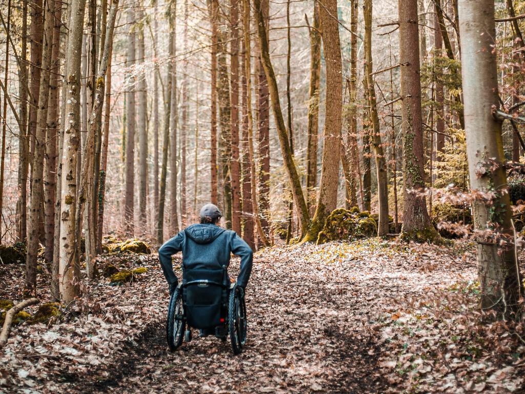 "Auch das ist ein Ziel von mir, Wanderwege in der Fränkischen Schweiz zu erschließen, sie zu kategorisieren", sagt er. "Auch das ist ein Ziel von mir, Wanderwege in der Fränkischen Schweiz zu erschließen, sie zu kategorisieren", sagt er.