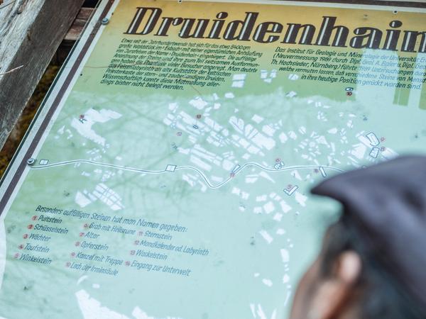 "Ist dieser Weg hier geeignet?", fragt Herrmann – und fügt lachend hinzu: "Ich weiß es nicht." "Ist dieser Weg hier geeignet?", fragt Herrmann – und fügt lachend hinzu: "Ich weiß es nicht."