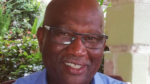 Abdoulaye Diallo ist der Vorsitzende des Nürnberger Vereins EuroGuinée. Abdoulaye Diallo ist der Vorsitzende des Nürnberger Vereins EuroGuinée.