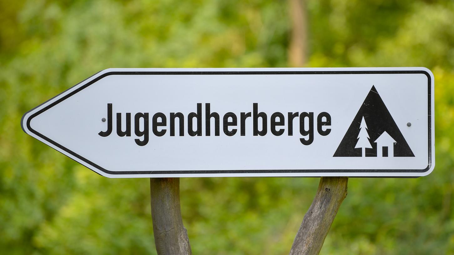 Das Deutsche Jugendherbergswerk schließt in diesem Jahr drei Unterkünfte in Bayern.