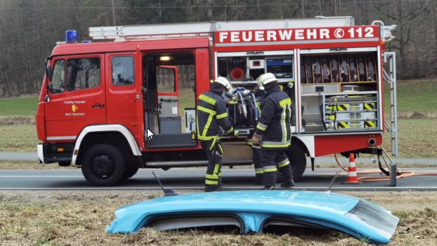 Frontaler Zusammenstoß: Volkswagen kollidieren zwischen Ammerndorf und Cadolzburg