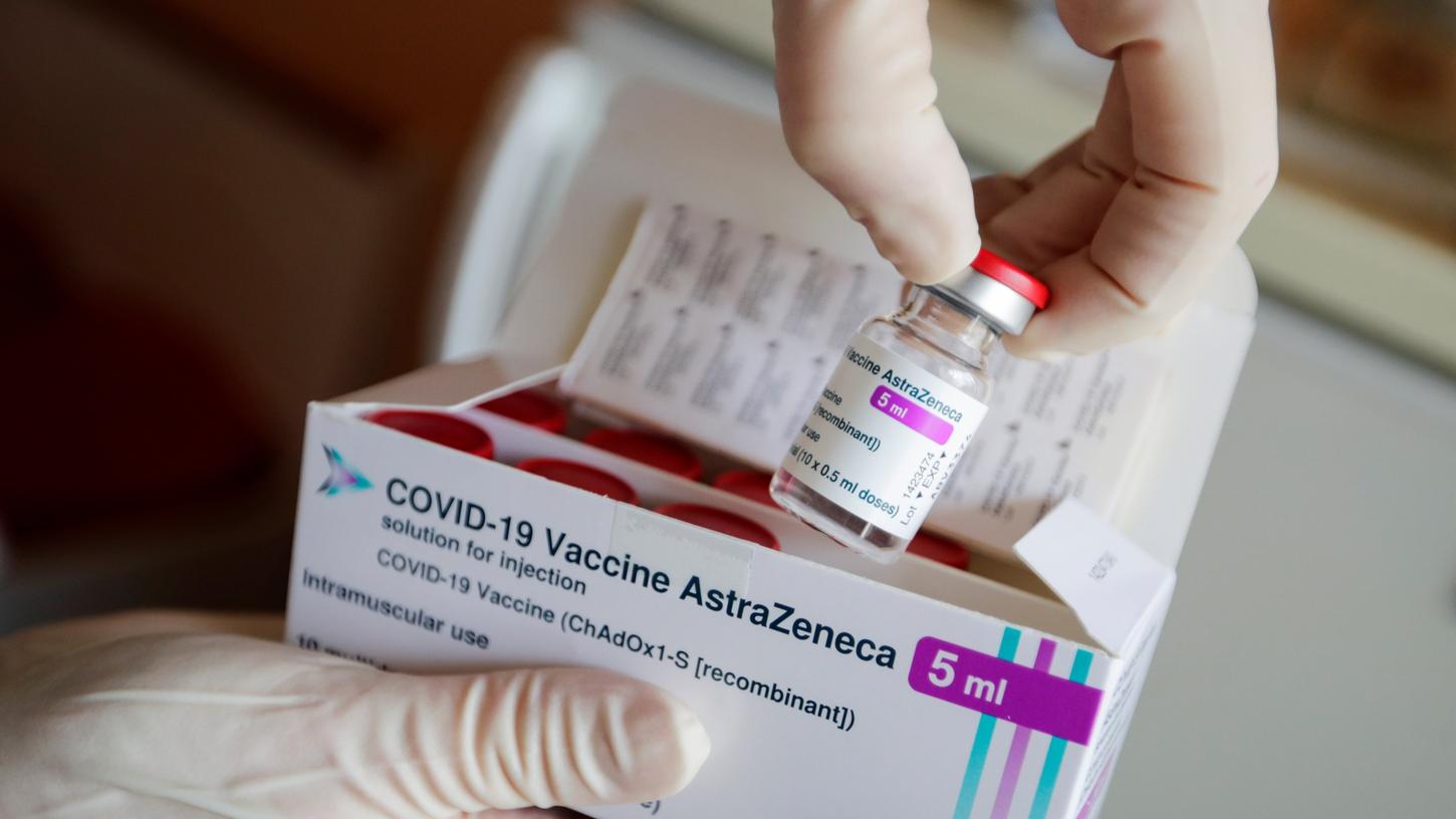 AstraZeneca-Impfstoff wird nun auch für über 65-Jährige empfohlen.