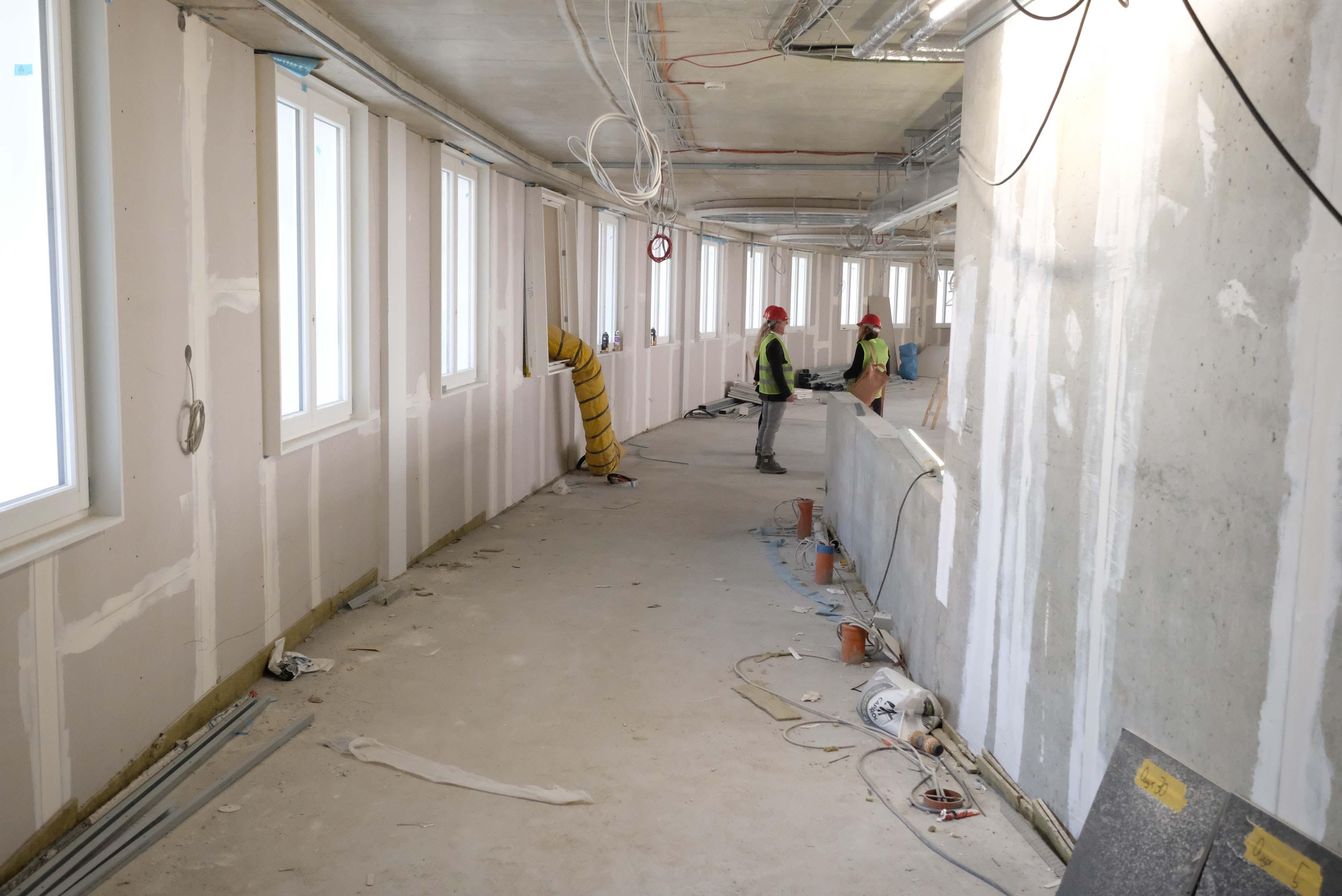 So soll zum Beispiel das Restaurant im ersten Stock des historischen Rundbaus der ehemaligen Hauptpost ein Anziehungspunkt auch für Einheimische werden.