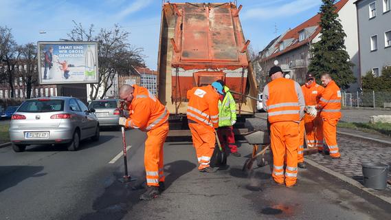 Viele Schlaglöcher in Nürnbergs Straßen - schnelle Reparatur nicht möglich