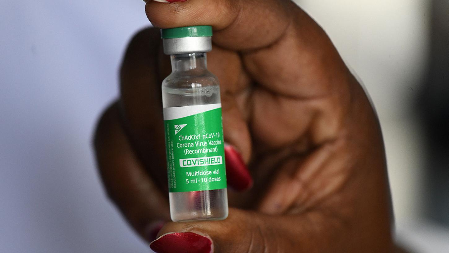 Menschen in Entwicklungsländern müssen mitunter sehr lange auf eine Corona-Impfung warten.
