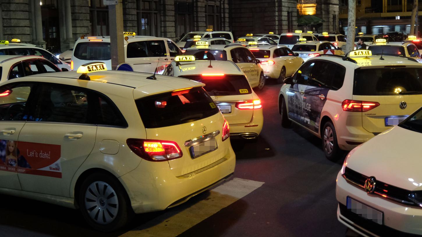 Das neue Personenbeförderungsgesetz macht das Leben der Taxifahrer auch in Nürnberg nur bedingt leichter.