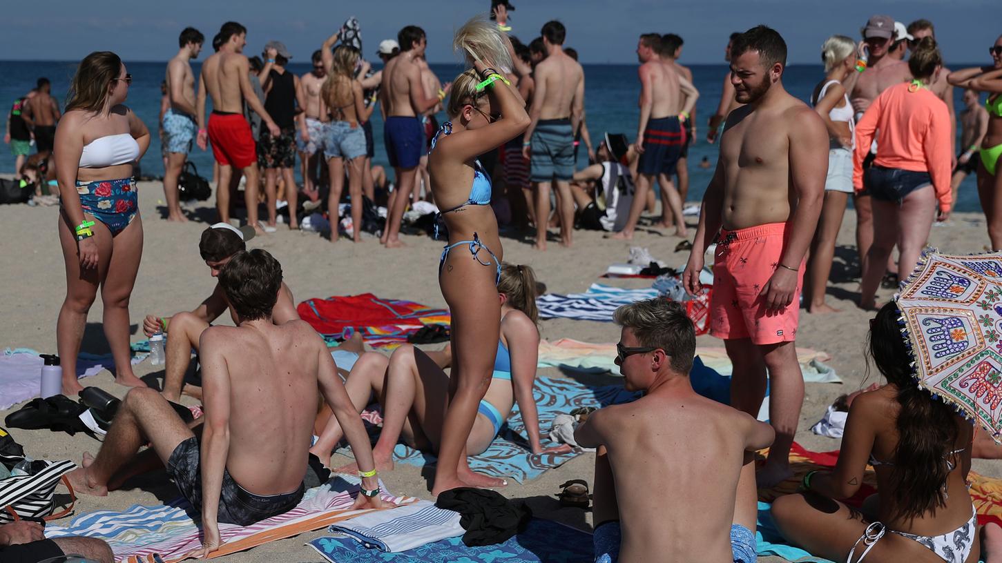 Studenten aus allen Teilen der USA feiern derzeit in Florida Spring Break.
Studenten aus allen Teilen der USA feiern derzeit in Florida Spring Break.