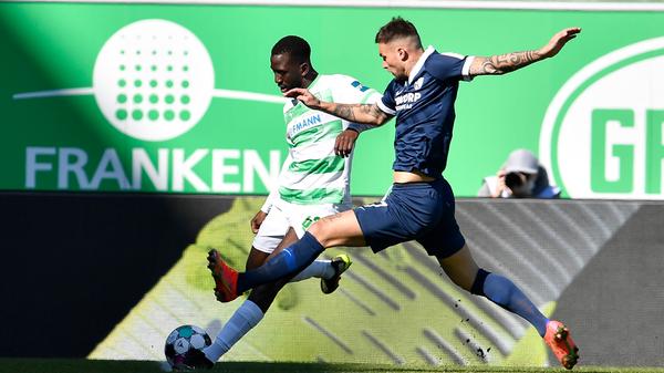 Sein Potenzial ist erkennbar, doch war der junge Franzose in einigen Szenen wieder unsicher. Verursachte den Elfmeter, der zum 1:2-Endstand führte.