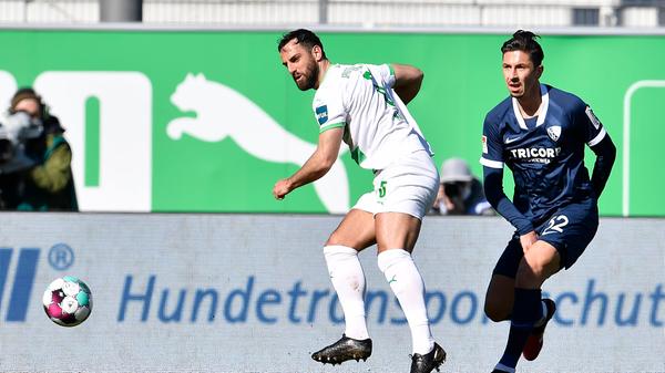 Organisierte die Dreierkette bei seinem Comeback nach längerer Verletzungspause mit Gespür für den richtigen Moment, war aber beim 0:1 nicht nahe genug am Torschützen Anthony Losilla.