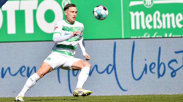 Besonders in der zweiten Hälfte entschlossen bei seinen Vorstößen, auch wenn nicht jeder Ball ankam. Insgesamt sehr engagiert.