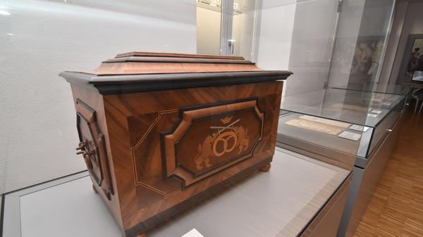 Die Zunftlade der Bäcker stammt aus dem Jahr 1718.