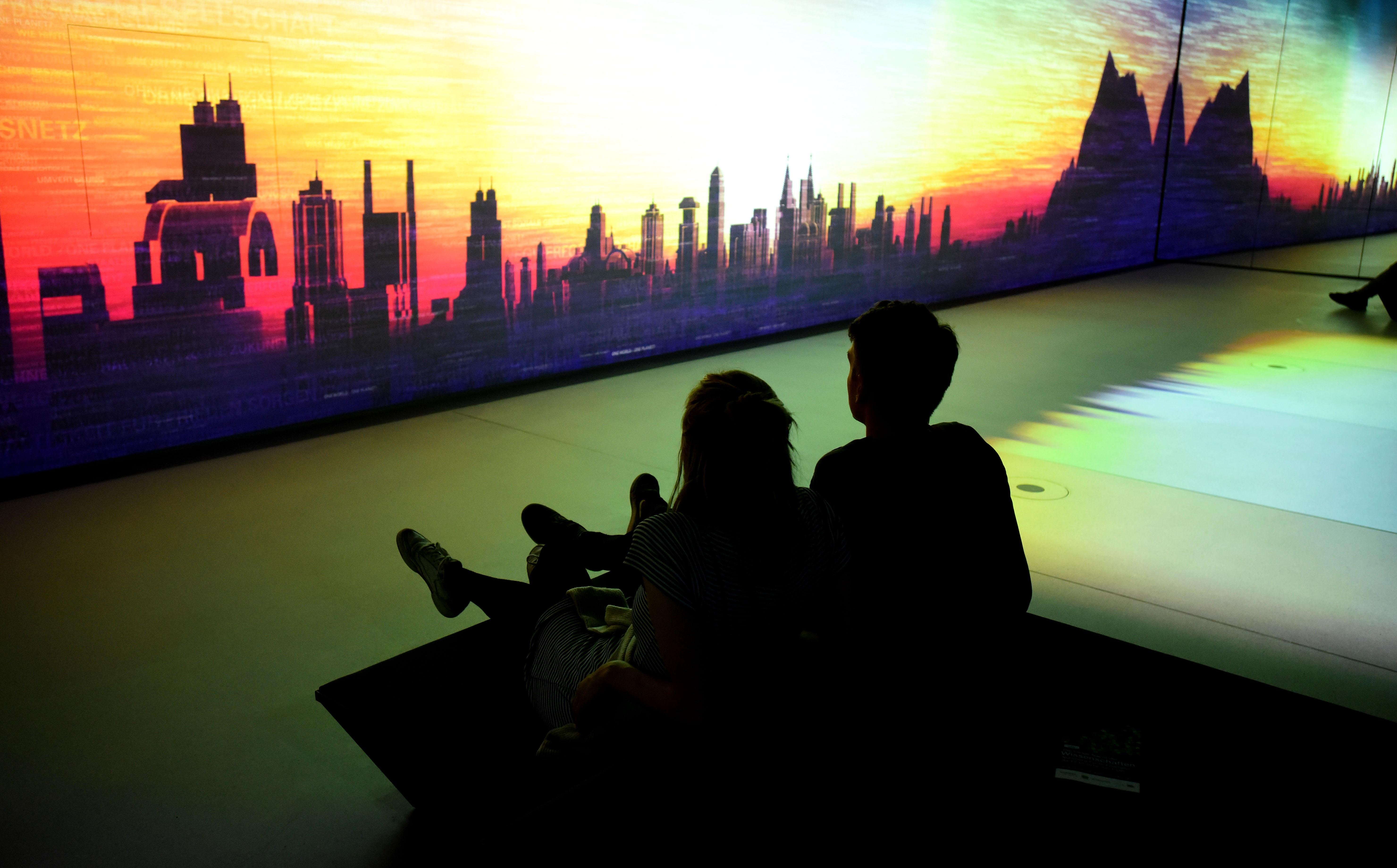 Im Obergeschoss geht es dann mit zeitgemäßen Vermittlungsmethoden um die Zukunft der sozialen Marktwirtschaft.