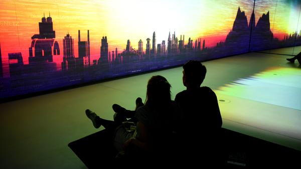 Im Obergeschoss geht es dann mit zeitgemäßen Vermittlungsmethoden um die Zukunft der sozialen Marktwirtschaft.