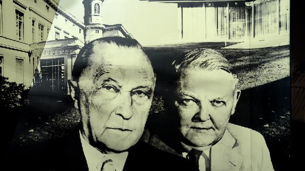 Die Dauerausstellung widmet sich dem Leben Ludwig Erhards von seiner Jugend in Fürth, sein berufliches Wirken während des Zweiten Weltkrieges, bis hin zu seiner Amtszeit als Wirtschaftsminister und seiner Zeit als Bundeskanzler.