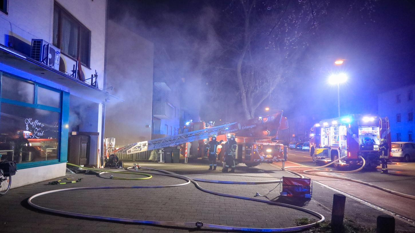 Ein Feuer war in der Nacht zum Samstag in einem Lagerraum ausgebrochen.