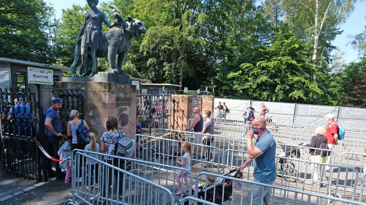 Im Vorjahr nur eine begrenzte Anzahl von Besuchern gleichzeitig in den Nürnberger Tiergarten.
