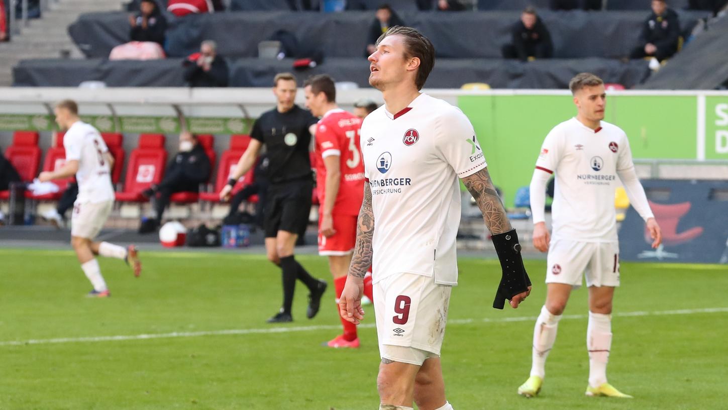Manuel Schäffler zeigt sich nach der Partie selbstkritisch und nimmt das 1:2 auf seine Kappe. Manuel Schäffler zeigt sich nach der Partie selbstkritisch und nimmt das 1:2 auf seine Kappe.