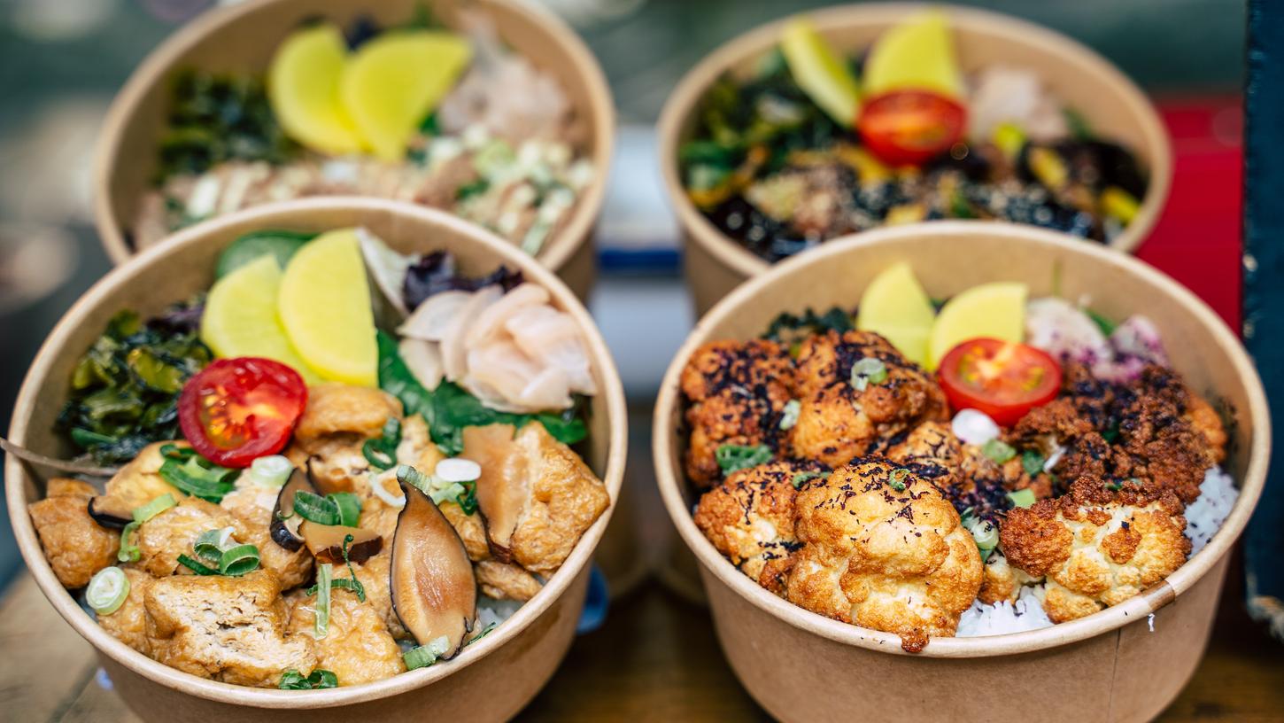 Vegan und lecker: Pflanzliches Essen bietet viele Möglichkeiten für eine gesunde Ernährung.
Vegan und lecker: Pflanzliches Essen bietet viele Möglichkeiten für eine gesunde Ernährung.