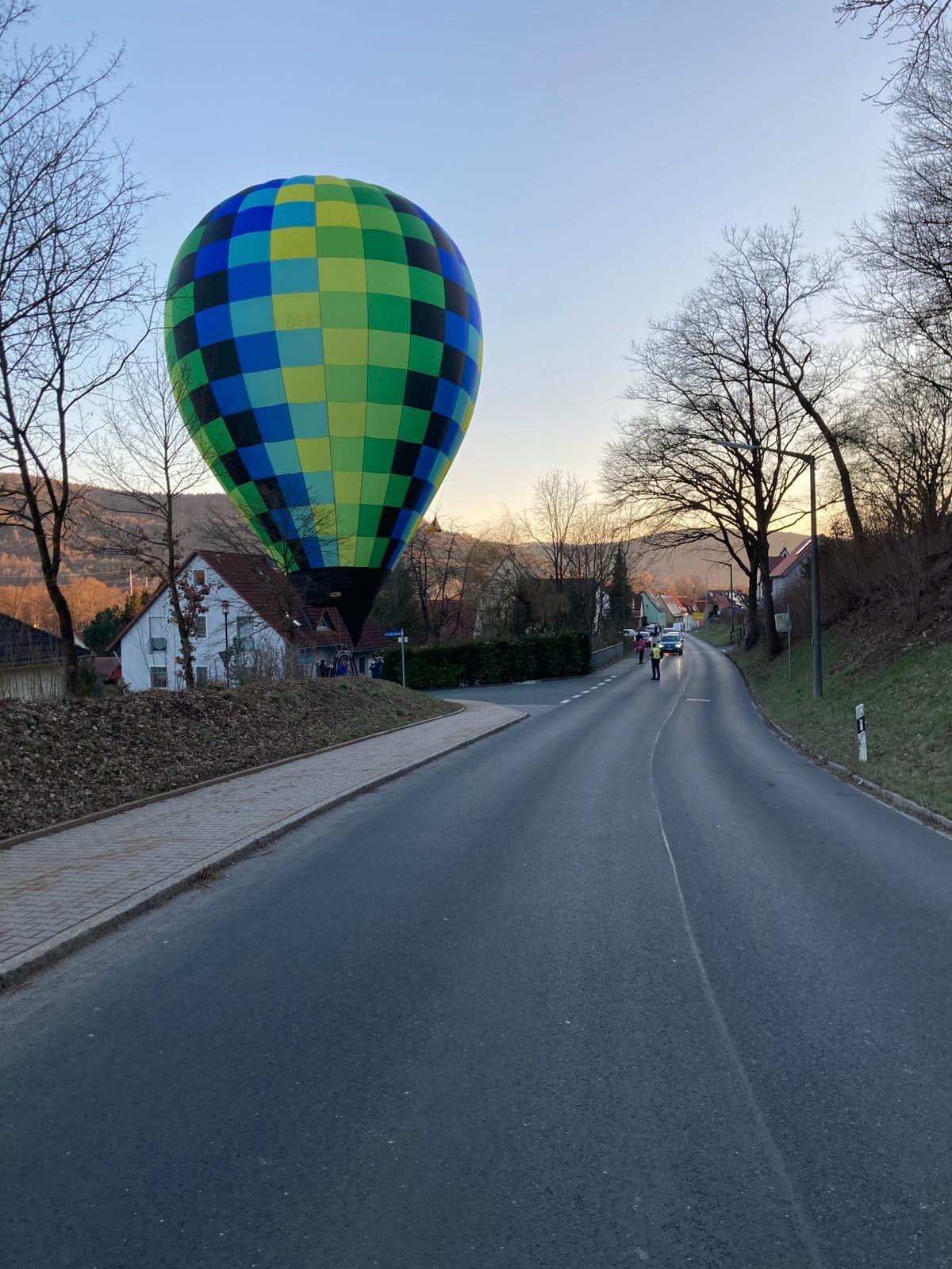 Heißluftballon hoch.jpg