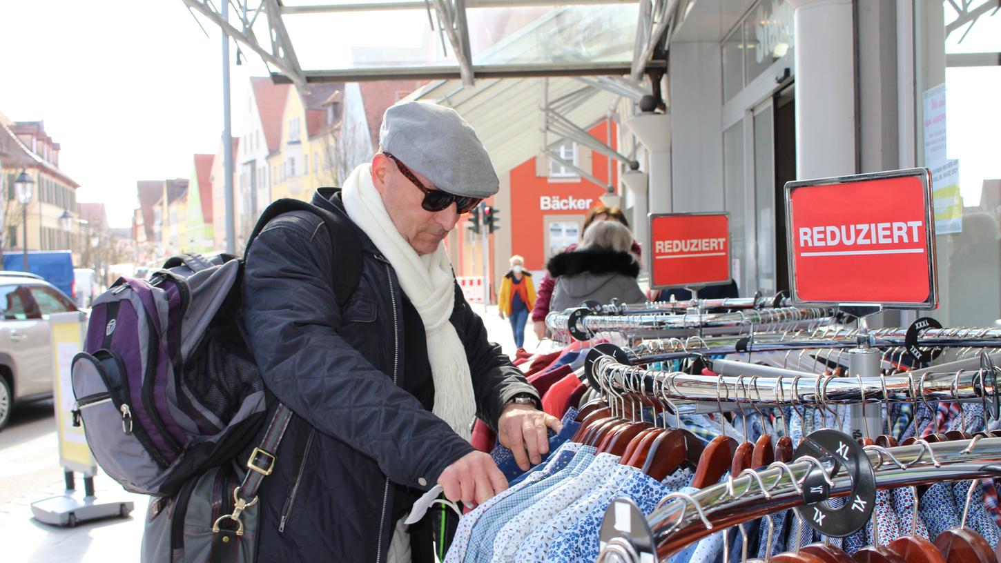 Einkaufen in Gunzenhausen: Menschen freuen sich über Corona-Lockerungen