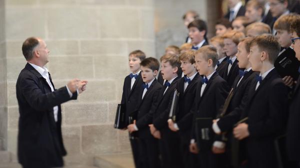 Der weltberühmte Windsbacher Knabenchor feiert heuer sein 75. Jubiläum. Bei der ION tritt er mit Werken u. a. von Mendelssohn Bartholdy und Poulenc auf. Dazu spielt der Organist Martin Schiffel Werke des langjährigen prägenden ION-Chefs und Komponisten Werner Jacob.