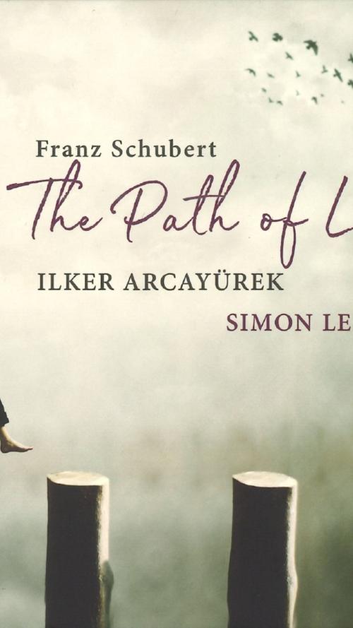 Zwischen 2015 und 2018 war der Österreicher Ilker Arcayürek Mitglied des Nürnberger Opernensembles, wo er mit seinem lyrischen Tenor unter anderem dem Rodolfo in „La Bohème“ seinen speziellen sängerischen Charme gab. In seiner jüngsten CD „The Path of Life“ beweist Arcayürek erneut sein Können bei der Interpretation von Schubert-Liedern. Angelehnt an den berühmten Zyklus „Winterreise“ hat er aus diversen Schubert-Liedern einen thematischen Parcours zusammengestellt, der von Liebe über Sehnsucht bis zu Resignation und Erlösung führt. Dieser rote Faden überzeugt; vor allem aber begeistert Arcayüreks so vitaler wie reflektierter Gesang, dem Pianist Simon Lepper gehörigen rhythmischen Antrieb verleiht. (Prospero / Note 1 Musikvertrieb)  th