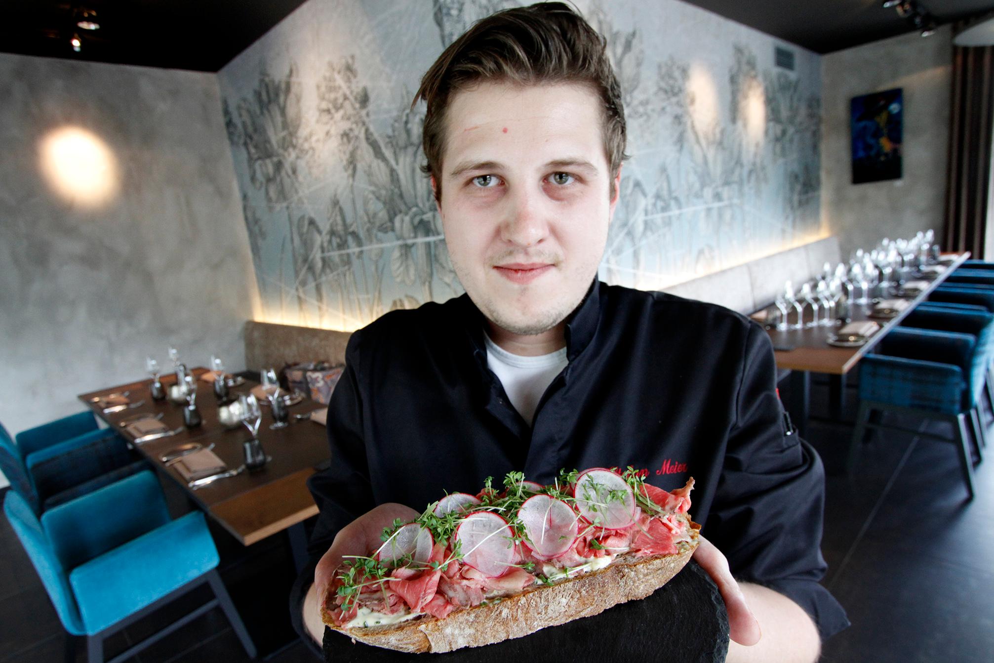 Auch Stefan Meier vom Restaurant "Zweisinn" in St. Jobst (Äußere Sulzbacher Straße 118) konnte feiern. Er trägt weiterhin seinen Stern. 